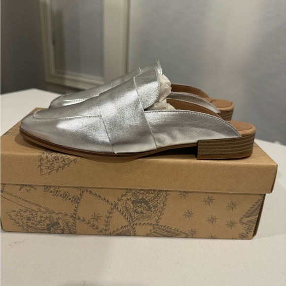 NEW w/box Free People Mules (Silver) - Picture 3 of 6